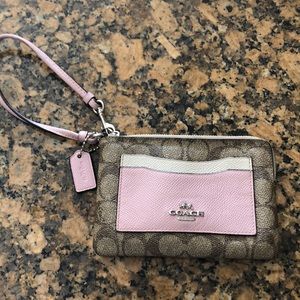 Wristlet